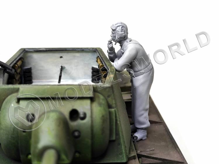 Фигура командира танка СССР 1943 г., поза 4. Масштаб 1:35 - фото 1