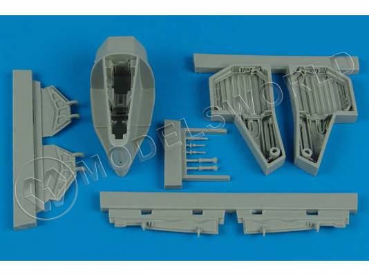Конверсионный набор F-84F Thunderstreak wheel bays, Kinetic. Масштаб 1:48