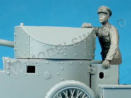 Фигура члена экипажа британского бронеавтомобиля №1. Масштаб 1:35