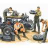 Фигуры немецких механиков. Ремонт мотоцикла BMW. Масштаб 1:35